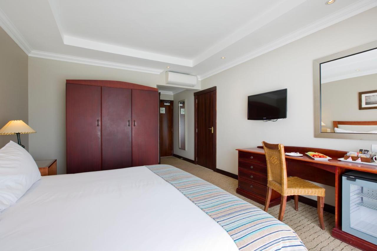 Garden Route Hotel Mossel Bay Bagian luar foto